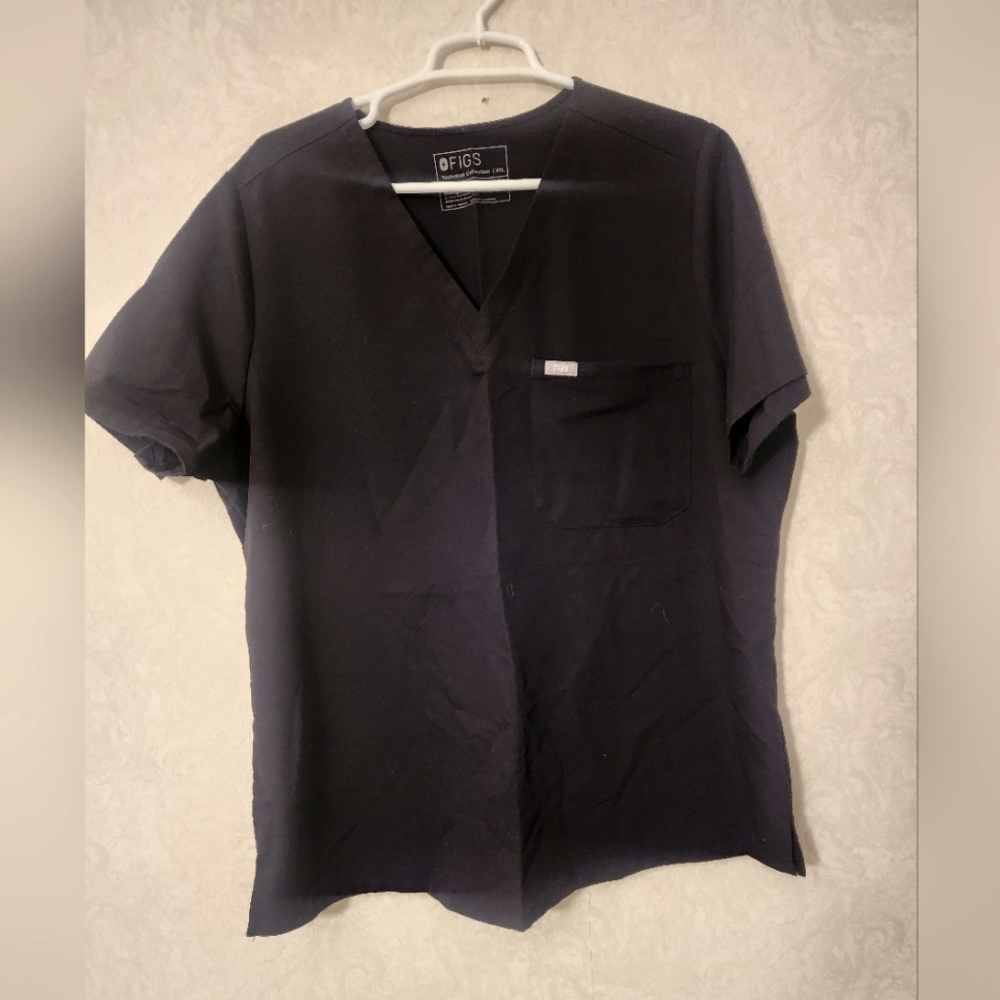 FIGS Scrubs XXL 2 tops & 1 bottom